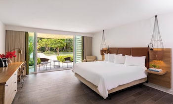 Room, 1 King Bed, Accessible, Courtyard View (Matecumbe, Lanai)