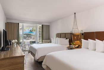 Room, 2 Queen Beds, Courtyard View (Matecumbe, Lanai)