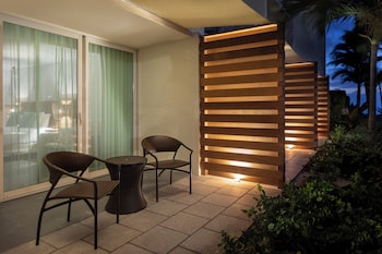 Room, 2 Queen Beds, Courtyard View (Matecumbe, Lanai)