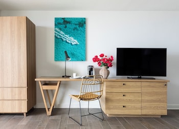 Room, 1 King Bed, Accessible, Oceanfront