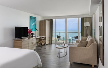 Room, 1 King Bed, Accessible, Oceanfront (Alligator Reef)