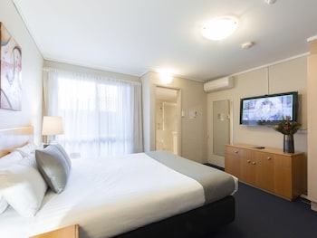 Standard Room, 1 Queen Bed