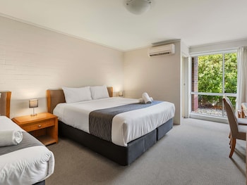 Superior Room, 1 King Bed