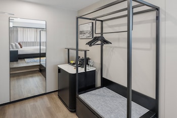 Premium Room, 1 King Bed
