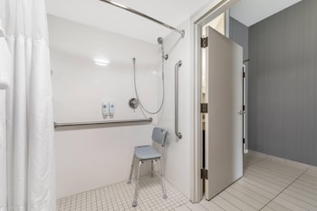 Room, 1 King Bed, Hearing Accessible, Non Smoking