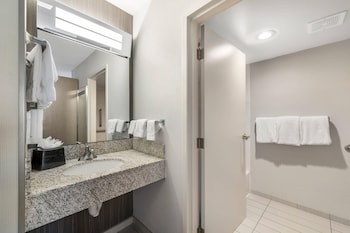 Room, 1 King Bed, Hearing Accessible, Non Smoking
