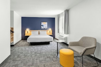 Standard Room, 1 King Bed