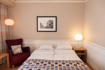 Double Room (Compact)