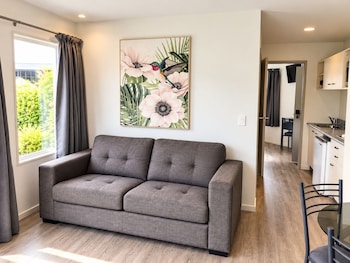 Executive Queen Spa Room