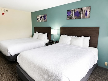 Standard Room, 2 Queen Beds, Non Smoking
