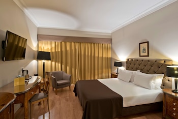 Classic Suite, 1 Queen Bed, Balcony, Sea View