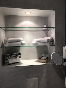 Standard Double room, garden level