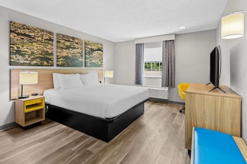 Standard Room, 1 King Bed
