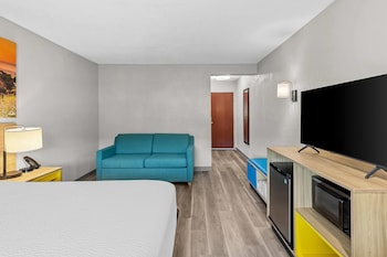 Standard Room, 1 Queen Bed with Sofa bed