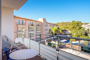 Deluxe Double Room with Balcony (Urban 3 Adults)