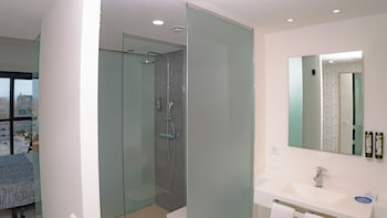 Economy Double Room (Urban Economy, 2 adults + 1 child)