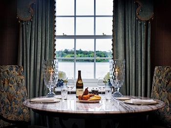Room (Guinness Boathouse)