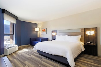 Standard Room, 1 King Bed, Accessible Bathtub (Communications, Mobility)