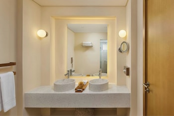 Superior Room, 1 King Bed, Non Smoking, Lagoon View