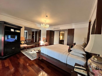 Luxury Two Bedroom Residence, Pool View, Partial Ocean View (Free Airport Transfer)