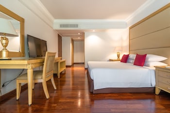 Deluxe Suite (Free Airport Transfer)