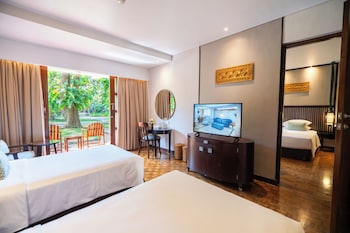 Deluxe Connecting Room