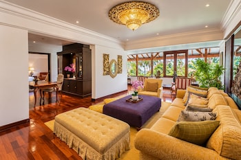Luxury Two Bedroom Residence, Pool View, Partial Ocean View (Free Airport Transfer)