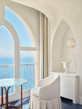 Aquamarine Deluxe Sea view room