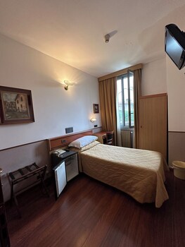 Economy Single Room