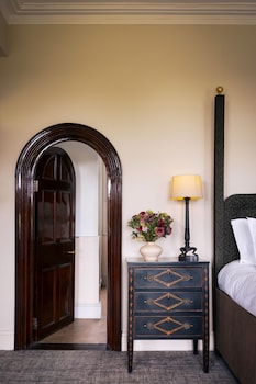 Feature Room