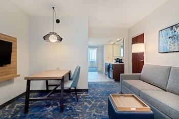 Suite, 1 King Bed, Accessible, Bathtub