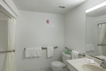 Deluxe Room, 2 Queen Beds, Non Smoking