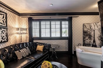 Suite, 1 King Bed, Non Smoking, Balcony