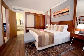 Suite, 1 King Bed, Non Smoking, Jetted Tub (with Extra Bed;with Sofabed)