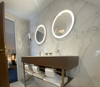 Family Room (5 persons)