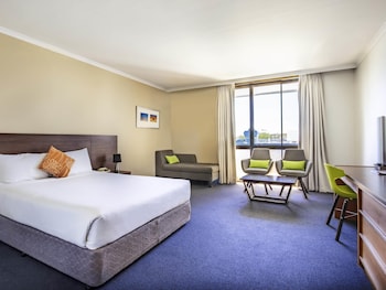 Standard Room, 1 Queen Bed