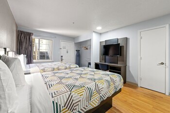 Standard Room, 2 Queen Beds, Non Smoking