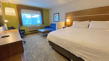 Studio Suite, 1 King Bed with Sofa bed