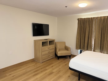 Premium Studio, 1 Queen Bed with Sofa bed, Non Smoking (Premium)