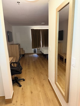 Studio, 1 Queen Bed, Non Smoking