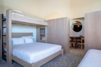 Grand Suite, Multiple Beds