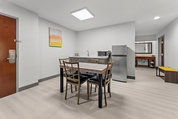Suite, Multiple Beds