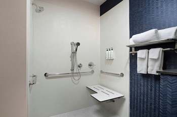 Room, 1 King Bed, Hearing Accessible (Mobility Accessible with Bathtub)