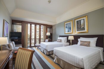 Premier Deluxe Lake or Pagoda View Twin Bed