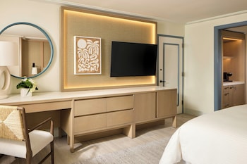 Room, 1 King Bed with Sofa bed, Partial Ocean View