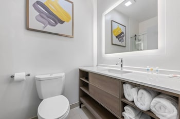 Suite (Double Queen, with sofa and TUB)