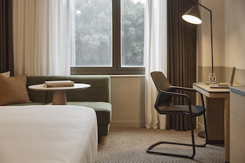 Parkview King Room (Newly Renovated)