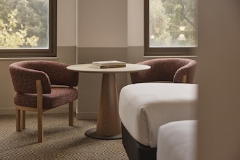 Parkview Twin Room (Newly Renovated)