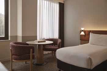 Parkview Twin Room (Newly Renovated)