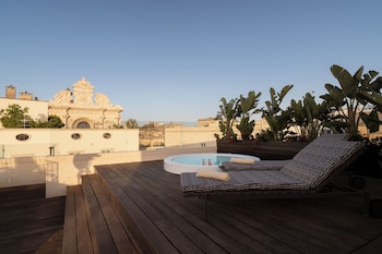 Suite, Hot Tub, City View (Terrace)